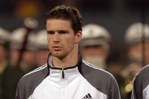 Arne Friedrich (Deutschland) - Nationalhymne Fußball Länderspiel Herren Länderspiel 2004, Freundschaftsspiel, Test, Testspiel, Nationalmannschaft, Nationalteam Porträt Köln