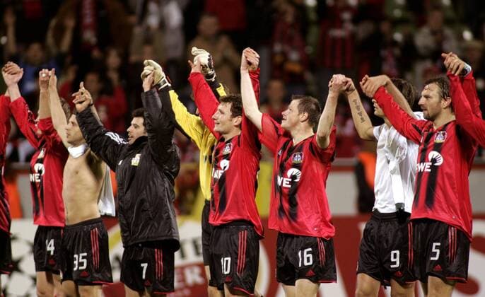 Schlußjubel Leverkusen, v. re.: Jens Nowotny, Dimitar Berbatov, Jacek Krzynowek, Paul Freier, Torwart Hans Jörg Butt, Robson Ponte, Placente, Balitsch Fußball EC 1 Herren Champions League 2004 2005, Bayer 04 Leverkusen Gruppe Leverkusen Freude, Begeisterung,