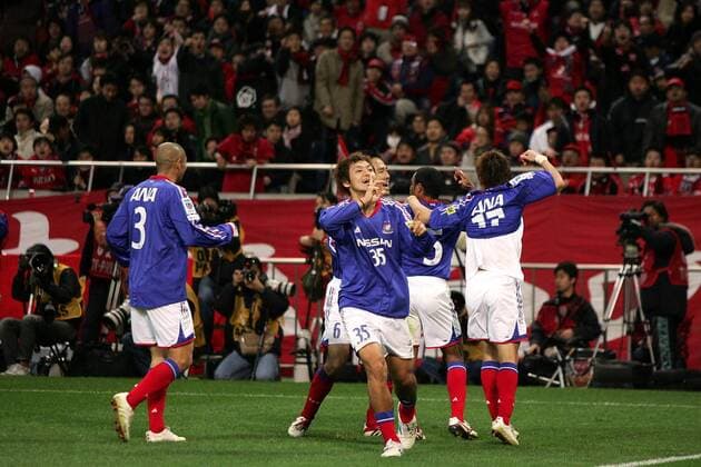 Torjubel Yokohama Marinos v.li.: Naoki Matsuda, Ryuji Kawai, Yoshiharu Ueno, Dutra und Hayuma Tanaka - PUBLISHING RIGHTS FOR GERMAN MEDIA ONLY Fußball Herren Suntory Championship 2004, J League, JLeague, 1. Japanische Liga, Finale, Endspiel, Rückspiel, Vdig Gruppe aflo1035 Saitama Freude,