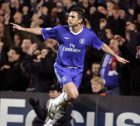 Frank Lampard (Chelsea) - Torjubel - EDITORIAL USE ONLY. No use with unauthorised audio, video, data, fixture lists, club league logos or live services. Online in-match use limited to 120 images, no video emulation. No use in betting, games or single club league player publications. Fußball EC 1 Herren Champions League 2004 2005, Achtelfinale, Chelsea FC London, Einzelbild London Freude,