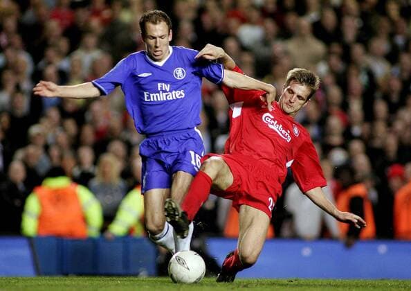 Arjen Robben (li., Chelsea) gegen Igor Biscan (Liverpool) - EDITORIAL USE ONLY. No use with unauthorised audio, video, data, fixture lists, club league logos or live services. Online in-match use limited to 120 images, no video emulation. No use in betting, games or single club league player publications. Fußball EC 1 Herren Champions League 2004 2005, Halbfinale, Hinspiel, Chelsea FC London - FC Liverpool 0:0 Gruppe London Dynamik,