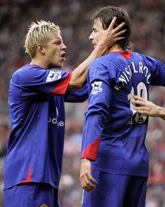 Alan Smith (li.) und Ruud van Nistelrooy (beide Manchester United) - Torjubel - EDITORIAL USE ONLY. No use with unauthorised audio, video, data, fixture lists, club league logos or live services. Online in-match use limited to 120 images, no video emulation. No use in betting, games or single club league player publications. Fußball Herren English Premier League 2005 2006, 1. Englische Liga, Manchester United, ManU Gruppe Sunderland Freude,