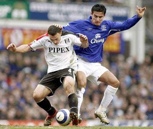 Steed Malbranque (Fulham, li.) gegen Mikel Arteta (Everton) - EDITORIAL USE ONLY. No use with unauthorised audio, video, data, fixture lists, club league logos or live services. Online in-match use limited to 120 images, no video emulation. No use in betting, games or single club league player publications. Fußball Herren English Premier League 2005 2006, 1. Englische Liga, Everton FC - Fulham FC 3:1 Gruppe Liverpool Dynamik, Kampf,