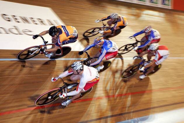 Keirin Finale mit Jose Antonio Escuredo Raimondez (Spanien, vorn), Theo Bos (Niederlande, li.) und Mickael Bourgain (Frankreich, 3.v.li.) - (pan13698) Radsport WM Herren Weltmeisterschaft 2006, Rad, Bahn, Bahnrad, Bahnradsport, Radrennsport, Nationaltrikot Gruppe Bordeaux