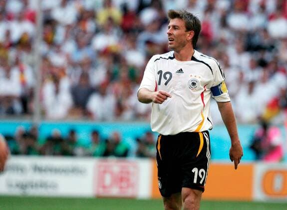 Bernd Schneider (Deutschland) Fußball WM Herren WM 2006, Länderspiel, Nationalmannschaft, Nationalteam, Nationaltrikot, Gruppe A, Eröffnungsspiel Einzelbild München