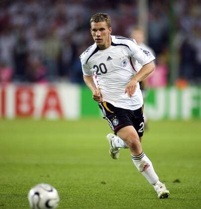 Lukas Podolski (Deutschland) Fußball WM Herren WM 2006, Länderspiel, Nationalteam, Nationaltrikot, Gruppe A Einzelbild Dortmund Dynamik, Fußball WM Herren WM 2006, Länderspiel, Nationalteam, Nationaltrikot, Gruppe A Einzelbild Dortmund Dynamik,