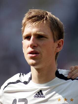 Per Mertesacker (Deutschland) - Nationalhymne Fußball WM Herren WM 2006, Länderspiel, Nationalteam, Gruppe A, Vdig Porträt Berlin Fußball WM Herren WM 2006, Länderspiel, Nationalteam, Gruppe A, Vdig Porträt Berlin