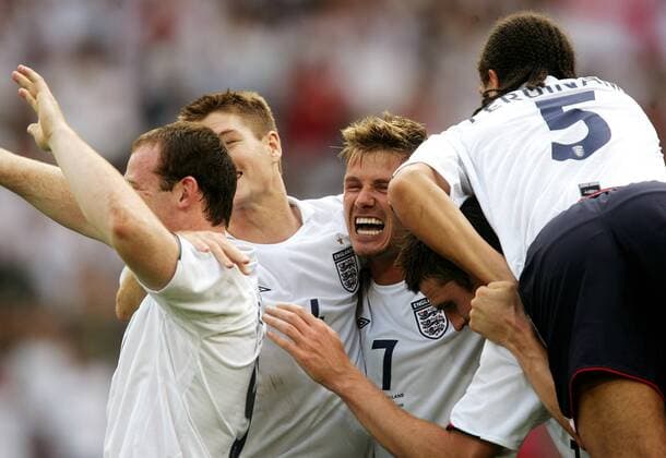 Torjubel England, v.li.: Wayne Rooney, Steven Gerrard, David Beckham und Rio Ferdinand - Fußball WM Herren WM 2006, Länderspiel, Nationalteam, Achtelfinale, Nationaltrikot Gruppe Stuttgart Freude, Fußball WM Herren WM 2006, Länderspiel, Nationalteam, Achtelfinale, Nationaltrikot Gruppe Stuttgart Freude,