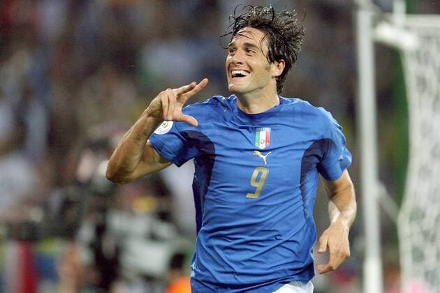 Luca Toni (Italien) - Torjubel - Fußball WM Herren WM 2006, Länderspiel, Nationalteam, Nationaltrikot, Italien Einzelbild Hamburg Freude, Fußball WM Herren WM 2006, Länderspiel, Nationalteam, Nationaltrikot, Italien Einzelbild Hamburg Freude,