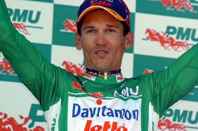 Robbie McEwen (Australien Davitamon Lotto) jubelt bei der Siegerehrung zur 2. Etappe der Tour de France 2006 im grünen Trikot des besten Sprinters - Radsport Herren 93. Tour de France 2006, ProTour, Straßenradsport, Straße, Rad, Vdig Einzelbild 2. Etappe: Obernai - Esch sur Alzette Freude, Radsport Herren 93. Tour de France 2006, ProTour, Straßenradsport, Straße, Rad, Vdig Einzelbild 2. Etappe: Obernai - Esch sur Alzette Freude,