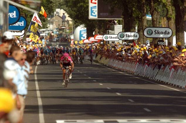 Matthias Kessler (Deutschland T Mobile) gewinnt die 3. Etappe der Tour de France mit dem Peloton im Nacken - Radsport Herren 93. Tour de France 2006, ProTour, Straßenradsport, Straße, Rad, Totale 3. Etappe: Esch sur Alzette - Valkenburg Radsport Herren 93. Tour de France 2006, ProTour, Straßenradsport, Straße, Rad, Totale 3. Etappe: Esch sur Alzette - Valkenburg