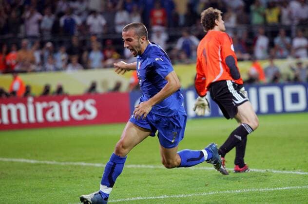 Alessandro del Piero (Italien, li.) - Torjubel neben Torwart Jens Lehmann (Deutschland) - (pan15061) Fußball WM Herren WM 2006, Länderspiel, Nationalteam, Halbfinale, Nationaltrikot, Deutschland - Italien 0:2 n.V. Gruppe Dortmund Freude, Begeisterung, Fußball WM Herren WM 2006, Länderspiel, Nationalteam, Halbfinale, Nationaltrikot, Deutschland - Italien 0:2 n.V. Gruppe Dortmund Freude, Begeisterung,