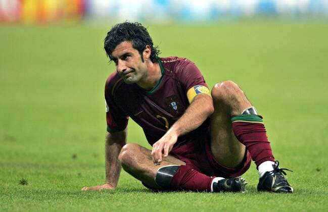 Luis Figo (Portugal) enttäuscht Fußball WM Herren WM 2006, Länderspiel, Nationalteam, Nationaltrikot, Halbfinale Einzelbild München Enttäuschung, Nachdenklichkeit, Skepsis, Fußball WM Herren WM 2006, Länderspiel, Nationalteam, Nationaltrikot, Halbfinale Einzelbild München Enttäuschung, Nachdenklichkeit, Skepsis,