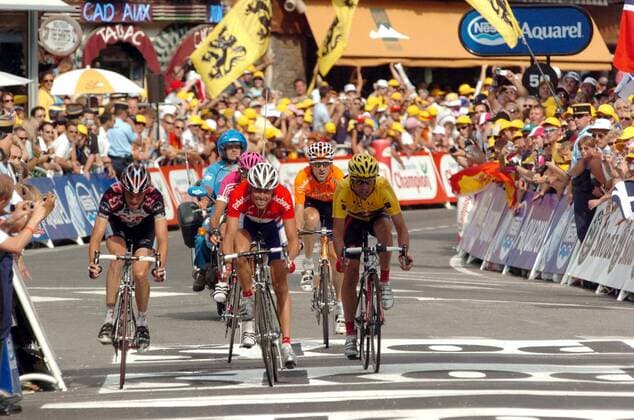 Bergankunft, v.li.: Fränk Schleck (Luxemburg CSC), Michael Boogerd (Niederlande Rabobank) und Oscar Pereiro Sio (Spanien Caisse d Epargne - Illes Balears) - Radsport Herren 93. Tour de France 2006, ProTour, Straßenradsport, Straße, Rad Gruppe 17. Etappe: Saint Jean de Maurienne - Morzine Radsport Herren 93. Tour de France 2006, ProTour, Straßenradsport, Straße, Rad Gruppe 17. Etappe: Saint Jean de Maurienne - Morzine