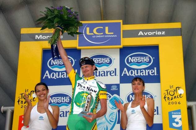 Floyd Landis (USA Phonak) gewinnt die 17. Etappe der Tour de France 2006 - Radsport Herren 93. Tour de France 2006, ProTour, Straßenradsport, Straße, Rad Gruppe 17. Etappe: Saint Jean de Maurienne - Morzine Freude, Radsport Herren 93. Tour de France 2006, ProTour, Straßenradsport, Straße, Rad Gruppe 17. Etappe: Saint Jean de Maurienne - Morzine Freude,