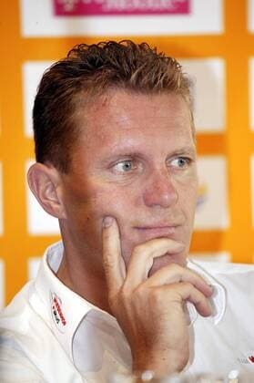 Sportdirektor Jens Heppner (Deutschland Wiesenhof Akud) nachdenklich während der Pressekonferenz Radsport Herren Vattenfall Cyclassics 2006, Straßenradsport, Straße, Rad, ProTour, Pk, Pressetermin, Porträt Hamburg Radsport Herren Vattenfall Cyclassics 2006, Straßenradsport, Straße, Rad, ProTour, Pk, Pressetermin, Porträt Hamburg
