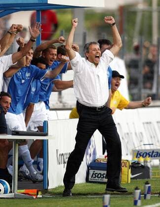 Trainer Lucien Favre (FC Zürich) - Torjubel Fußball EC 1 Herren Champions League Qualifikation 2006 2007, FC Zürich, Nationalliga A, NLA, 1. Schweizer Liga Einzelbild Super League Zürich Freude, Begeisterung, Fußball EC 1 Herren Champions League Qualifikation 2006 2007, FC Zürich, Nationalliga A, NLA, 1. Schweizer Liga Einzelbild Super League Zürich Freude, Begeisterung,