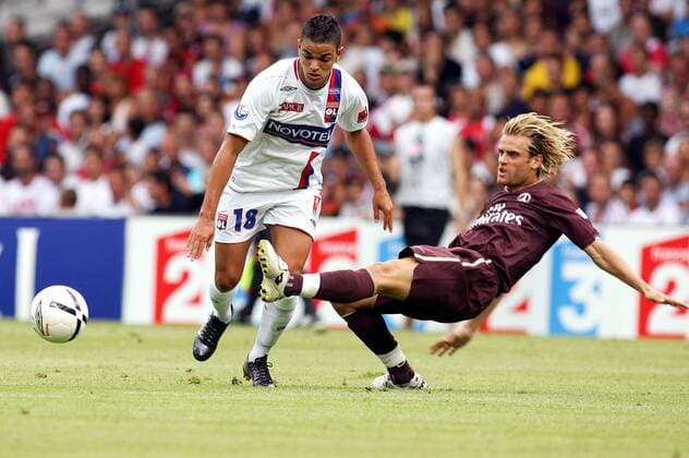 Hatem Ben Arfa (li., Lyon) gegen Jerome Rothen (Paris St. Germain) - (pan15379) Fußball Herren Trophee des Champions 2006, Olympique Lyonnais - Paris Saint Germain 5:4 n.E., PSG, OL, Vdig Gruppe Lyon Dynamik, Fußball Herren Trophee des Champions 2006, Olympique Lyonnais - Paris Saint Germain 5:4 n.E., PSG, OL, Vdig Gruppe Lyon Dynamik,
