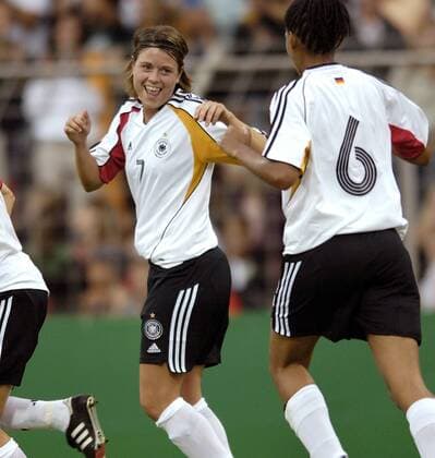 Isabell Bachor (li.) und Navina Omilade (beide Deutschland) - Torjubel Fußball Länderspiel Damen Freundschaftsspiel 2006, Länderspiel, Testspiel, Test, Frauenfußball, Frauen, Nationalteam Gruppe Krefeld Freude, Fußball Länderspiel Damen Freundschaftsspiel 2006, Länderspiel, Testspiel, Test, Frauenfußball, Frauen, Nationalteam Gruppe Krefeld Freude,