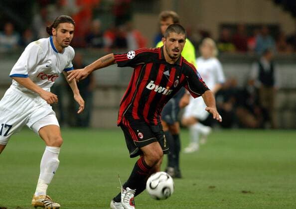 Gennaro Gattuso (Milan, re.) am Ball, daneben: Blagoy Georgiev (Roter Stern Belgrad) - Fußball EC 1 Herren Champions League Qualifikation 2006, AC Mailand - Roter Stern Belgrad 1:0, FK Crvena Zvezda, Vdig Gruppe Mailand Dynamik, Fußball EC 1 Herren Champions League Qualifikation 2006, AC Mailand - Roter Stern Belgrad 1:0, FK Crvena Zvezda, Vdig Gruppe Mailand Dynamik,