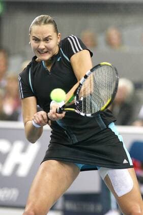 Nadia Petrova (Rußland) - Rückhand Tennis Damen Porsche Grand Prix 2006, WTA Tour, Endspiel, Finale, Einzelbild Stuttgart Dynamik, Tennis Damen Porsche Grand Prix 2006, WTA Tour, Endspiel, Finale, Einzelbild Stuttgart Dynamik,