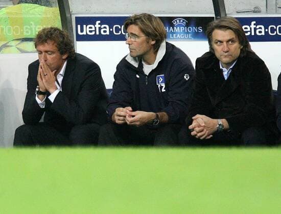 Enttäuschte Trainerbank HSV, v.li.: Trainer Thomas Doll, Co Trainer Ralf Zumdick, Sportlicher Leiter Dietmar Beiersdorfer Fußball EC 1 Herren Champions League 2006 2007, Hamburger SV, Hamburg Gruppe Porto Nachdenklichkeit, Enttäuschung, Fußball EC 1 Herren Champions League 2006 2007, Hamburger SV, Hamburg Gruppe Porto Nachdenklichkeit, Enttäuschung,