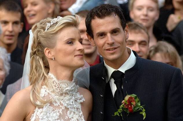 Andreas Klöden (Deutschland T Mobile) mit seiner frisch angetrauten Bettina Radsport Herren Straßenradsport 2006, Straße, Rad, Hochzeit, Heirat, heiraten, Trauung, trauen, Vermählung vermählen Gruppe Berlin Radsport Herren Straßenradsport 2006, Straße, Rad, Hochzeit, Heirat, heiraten, Trauung, trauen, Vermählung vermählen Gruppe Berlin
