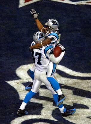 Steve Smith (re.) und Muhsin Muhammad (Carolina Panthers) bejubeln einen Touchdown- (sbp2004020175) American Football Herren Super Bowl XXXVIII 2006, 38. Superbowl, Finale, Endspiel, NFL 2003 2004 Gruppe Houston Freude, American Football Herren Super Bowl XXXVIII 2006, 38. Superbowl, Finale, Endspiel, NFL 2003 2004 Gruppe Houston Freude,