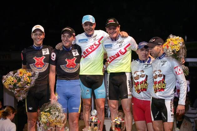 Siegerehrung Dortmunder Sechstagerennen 2006: Erik Zabel (Deutschland, 3.v.li.) und Bruno Risi (Schweiz) gewinnen vor Guido Fulst (2.v.li.) und Leif Lampater sowie Andreas Beikirch (2.v.re., alle Deutschland) und Danny Stam (Niederlande) Radsport Herren 65. Dortmunder 6 Tage Rennen 2006, Sechstagerennen, Sechstage, Sechs, SixDays, Six Days, Rad Gruppe Dortmund Freude, Radsport Herren 65. Dortmunder 6 Tage Rennen 2006, Sechstagerennen, Sechstage, Sechs, SixDays, Six Days, Rad Gruppe Dortmund Freude,