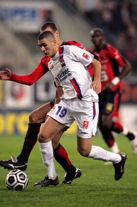 Karim Benzema (Lyon) am Ball - (pan17113) Fußball Herren Ligue 1 2006 2007, 1. Französische Liga, Olympique Lyon, OL, Lyonnais, Einzelbild Rennes Dynamik, Fußball Herren Ligue 1 2006 2007, 1. Französische Liga, Olympique Lyon, OL, Lyonnais, Einzelbild Rennes Dynamik,