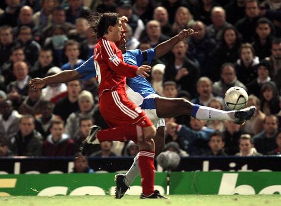 Gabriel Paletta (Liverpool, li.) gegen Cameron Jerome (Birmingham) - Fußball Herren Carling Cup 2006 2007, Englischer Pokal, Pokalspiel, League Cup, Birmingham City - Liverpool FC 0:1 Gruppe Birmingham Dynamik, Fußball Herren Carling Cup 2006 2007, Englischer Pokal, Pokalspiel, League Cup, Birmingham City - Liverpool FC 0:1 Gruppe Birmingham Dynamik,
