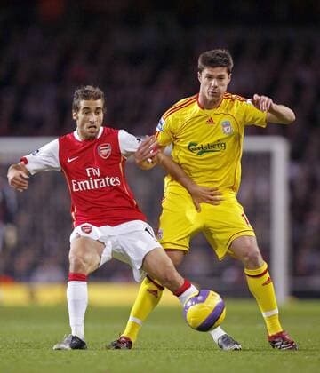 Mathieu Flamini (Arsenal, li.) gegen Xabi Alonso (Liverpool) - EDITORIAL USE ONLY. No use with unauthorised audio, video, data, fixture lists, club league logos or live services. Online in-match use limited to 120 images, no video emulation. No use in betting, games or single club league player publications. Fußball Herren English Premier League 2006 2007, 1. Englische Liga, Arsenal FC London - Liverpool FC Gruppe London Dynamik, Fußball Herren English Premier League 2006 2007, 1. Englische Liga, Arsenal FC London - Liverpool FC Gruppe London Dynamik,