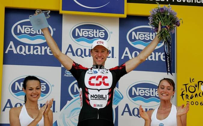Etappensieger Jens Voigt (Deutschland CSC) während der Siegerehrung der 13. Etappe der Tour de France 2006 Radsport Herren 93. Tour de France 2006, ProTour, Straßenradsport, Straße, Rad, Vdig Gruppe 13. Etappe: Beziers - Montelimar Freude, Radsport Herren 93. Tour de France 2006, ProTour, Straßenradsport, Straße, Rad, Vdig Gruppe 13. Etappe: Beziers - Montelimar Freude,