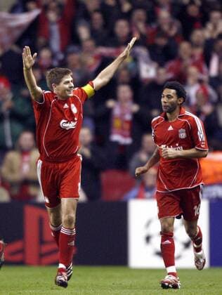 Steven Gerrard (Liverpool, li.) - Torjubel - EDITORIAL USE ONLY. No use with unauthorised audio, video, data, fixture lists, club league logos or live services. Online in-match use limited to 120 images, no video emulation. No use in betting, games or single club league player publications. Fußball EC 1 Herren Champions League 2006 2007, FC Liverpool Gruppe Liverpool Freude, Fußball EC 1 Herren Champions League 2006 2007, FC Liverpool Gruppe Liverpool Freude,