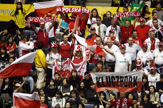 Kluczbork! - Enttäuschte polnische Fans nach der Niederlage ihres Teams - (aflo1035) Volleyball WM Herren FIVB World Grand Prix 2006, Länderspiel, Nationalteam, Finale, Endspiel, Totale Tokyo Enttäuschung, Volleyball WM Herren FIVB World Grand Prix 2006, Länderspiel, Nationalteam, Finale, Endspiel, Totale Tokyo Enttäuschung,