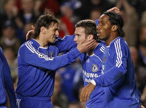 Torjubel Chelsea, v.li.: Khalid Boulahrouz, Andriy Shevchenko und Didier Drogba - EDITORIAL USE ONLY. No use with unauthorised audio, video, data, fixture lists, club league logos or live services. Online in-match use limited to 120 images, no video emulation. No use in betting, games or single club league player publications. Fußball EC 1 Herren Champions League 2006 2007, Chelsea FC London Gruppe London Freude, Fußball EC 1 Herren Champions League 2006 2007, Chelsea FC London Gruppe London Freude,