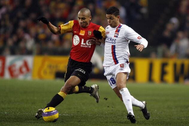 Jussie (Lens, li.) gegen Hatem Ben Arfa (Lyon) - (pan17855) Fußball Herren Ligue 1 2006 2007, 1. Französische Liga, Racing Club Lens - Olympique Lyonnais 0:4, OL, RC Gruppe Lens Dynamik, Fußball Herren Ligue 1 2006 2007, 1. Französische Liga, Racing Club Lens - Olympique Lyonnais 0:4, OL, RC Gruppe Lens Dynamik,