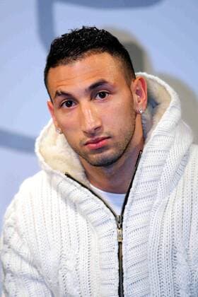 Neuzugang Nadir Belhadj (Lyon) wird vorgestellt - (pan18109) Fußball Herren Ligue 1 2006 2007, 1. Französische Liga, Olympique Lyonnais, OL Porträt o0 Pressekonferenz, PK, Lyon Fußball Herren Ligue 1 2006 2007, 1. Französische Liga, Olympique Lyonnais, OL Porträt o0 Pressekonferenz, PK, Lyon