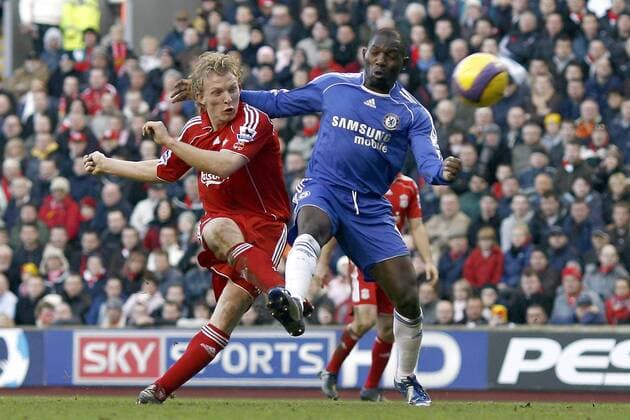 Dirk Kuyt (Liverpool, li.) gegen Geremi (Chelsea) - EDITORIAL USE ONLY. No use with unauthorised audio, video, data, fixture lists, club league logos or live services. Online in-match use limited to 120 images, no video emulation. No use in betting, games or single club league player publications. Fußball Herren English Premier League 2006 2007, 1. Englische Liga, Liverpool FC - Chelsea FC London 2:0 Gruppe Liverpool Dynamik, Kampf, Fußball Herren English Premier League 2006 2007, 1. Englische Liga, Liverpool FC - Chelsea FC London 2:0 Gruppe Liverpool Dynamik, Kampf,