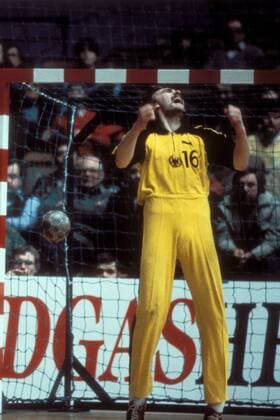 Torwart Andreas Thiel (BR Deutschland) verzweifelt Handball WM Herren WM 1982, Länderspiel, Nationalmannschaft, Nationalteam, Nationaltrikot, BRD Einzelbild Dortmund Enttäuschung, Verzweiflung, Wut, Handball WM Herren WM 1982, Länderspiel, Nationalmannschaft, Nationalteam, Nationaltrikot, BRD Einzelbild Dortmund Enttäuschung, Verzweiflung, Wut,