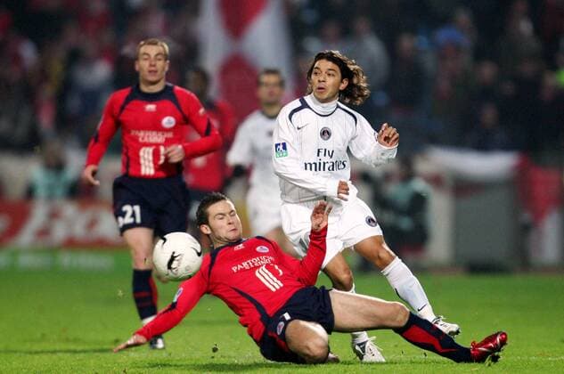 Marcelo Gallardo (Paris St. Germain, re.) gegen Yohan Cabaye (Lille) - (pan18386) Fußball Herren Ligue 1 2006 2007, 1. Französische Liga, OSC Lille - Paris Saint Germain, PSG, St. Gruppe Lille Dynamik, Fußball Herren Ligue 1 2006 2007, 1. Französische Liga, OSC Lille - Paris Saint Germain, PSG, St. Gruppe Lille Dynamik,