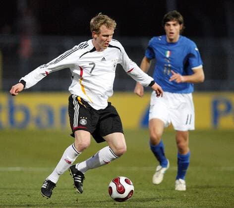 Jan Rosenthal (Deutschland U21) am Ball - Fußball Länderspiel Herren Freundschaftsspiel 2007, Nationalteam, Nationaltrikot, Test, Testspiel, U21, U 21 Einzelbild Deutschland - Italien Reutlingen Fußball Länderspiel Herren Freundschaftsspiel 2007, Nationalteam, Nationaltrikot, Test, Testspiel, U21, U 21 Einzelbild Deutschland - Italien Reutlingen