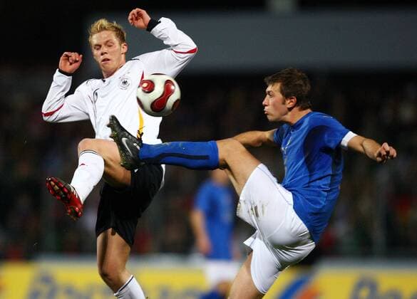 Rouwen Hennings (Deutschland U21, li.) gegen Michele Canini (Italien U21) - Fußball Länderspiel Herren Freundschaftsspiel 2007, Nationalteam, Nationaltrikot, Test, Testspiel, U21, U 21 Gruppe Deutschland - Italien 0:0 Reutlingen Dynamik, Fußball Länderspiel Herren Freundschaftsspiel 2007, Nationalteam, Nationaltrikot, Test, Testspiel, U21, U 21 Gruppe Deutschland - Italien 0:0 Reutlingen Dynamik,