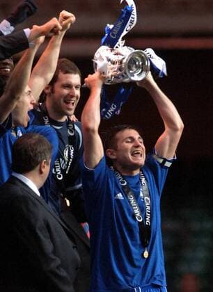Frank Lampard (Chelsea) stemmt stolz den Carling Cup, den englischen Ligapokal, in die Höhe - Fußball Herren Carling Cup 2006 2007, Englischer Pokal, Pokalspiel, Ligapokal, League, Finale, Endspiel, Gruppe London Begeisterung, Freude, Fußball Herren Carling Cup 2006 2007, Englischer Pokal, Pokalspiel, Ligapokal, League, Finale, Endspiel, Gruppe London Begeisterung, Freude,