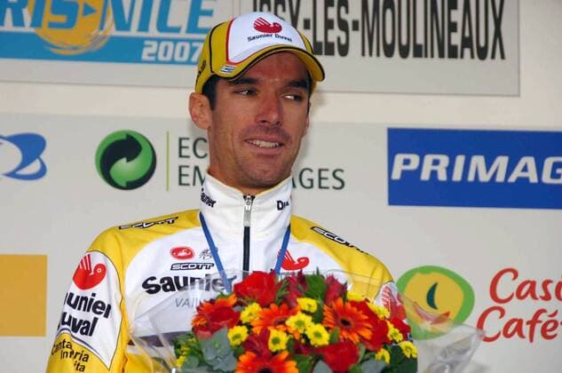 David Millar (Großbritannien Saunier Duval Prodir) gewinnt den Prolog bei Paris - Nizza 2007 - Radsport Herren Paris - Nizza 2007, ProTour, Straßenradsport, Straße, Rad, Prolog, Zeitfahren, Einzelzeitfahren Einzelbild Issy les Moulineaux Radsport Herren Paris - Nizza 2007, ProTour, Straßenradsport, Straße, Rad, Prolog, Zeitfahren, Einzelzeitfahren Einzelbild Issy les Moulineaux