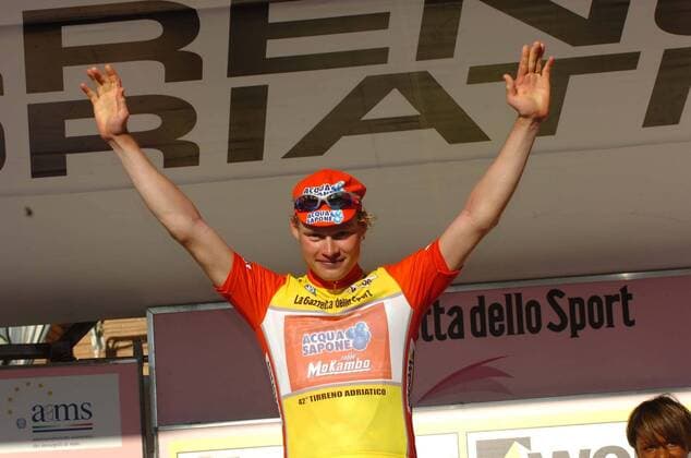 Alexander Arekeev (Rußland Acqua e Sapone) bejubelt den Gewinn der 2. Etappe der Tirreno Adriatico 2007 - Radsport Herren 42. Tirreno Adriatico 2007, Straßenradsport, Straße, Rad, ProTour Einzelbild 2. Etappe: Civitavecchia - Marsciano Freude, Radsport Herren 42. Tirreno Adriatico 2007, Straßenradsport, Straße, Rad, ProTour Einzelbild 2. Etappe: Civitavecchia - Marsciano Freude,