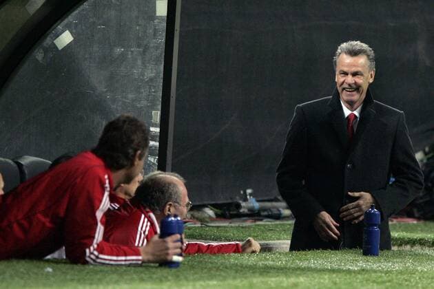Trainer Ottmar Hitzfeld (Bayern) - Schlußjubel vor der Bank - EDITORIAL USE ONLY. No use with unauthorised audio, video, data, fixture lists, club league logos or live services. Online in-match use limited to 120 images, no video emulation. No use in betting, games or single club league player publications. Fußball EC 1 Herren Champions League 2006 2007, FC Bayern München, Vdig Gruppe Mailand Freude, Fußball EC 1 Herren Champions League 2006 2007, FC Bayern München, Vdig Gruppe Mailand Freude,