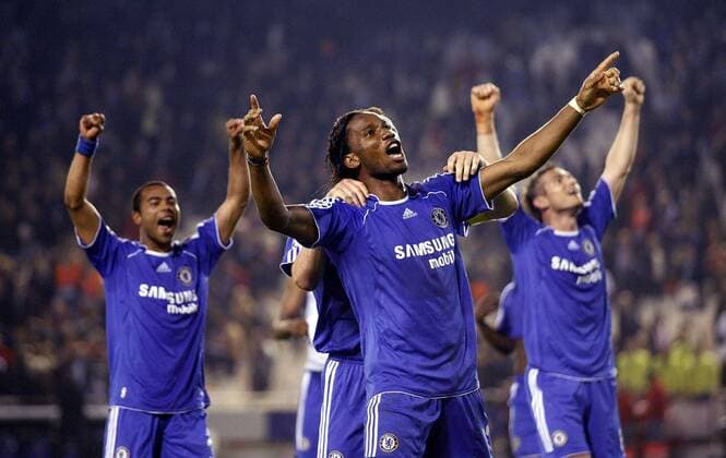 Schlussjubel Chelsea, u.a. mit Didier Drogba (Mitte) - EDITORIAL USE ONLY. No use with unauthorised audio, video, data, fixture lists, club league logos or live services. Online in-match use limited to 120 images, no video emulation. No use in betting, games or single club league player publications. Fußball EC 1 Herren Champions League 2006 2007, Chelsea FC London Gruppe Valencia Freude, Fußball EC 1 Herren Champions League 2006 2007, Chelsea FC London Gruppe Valencia Freude,