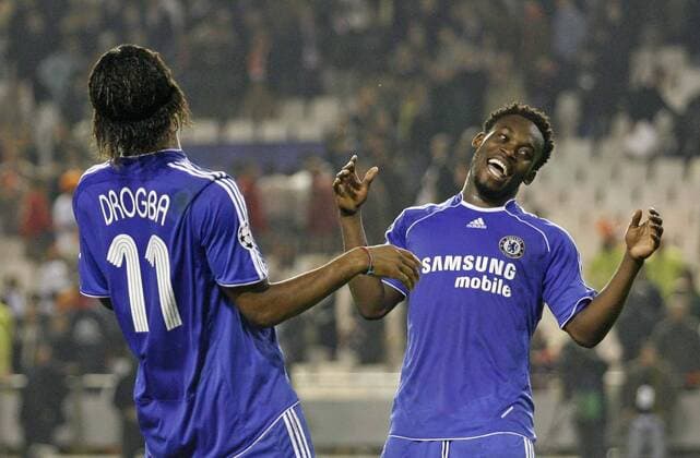 Mickael Essien (re.) und Didier Drogba (beide Chelsea) - Torjubel - EDITORIAL USE ONLY. No use with unauthorised audio, video, data, fixture lists, club league logos or live services. Online in-match use limited to 120 images, no video emulation. No use in betting, games or single club league player publications. Fußball EC 1 Herren Champions League 2006 2007, Chelsea FC London Gruppe Valencia Glück, Freude, Fußball EC 1 Herren Champions League 2006 2007, Chelsea FC London Gruppe Valencia Glück, Freude,