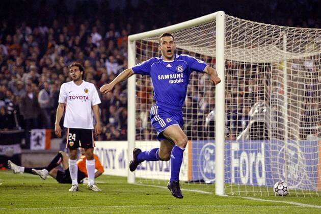 Andriy Shevchenko (Chelsea, re.) - Torjubel, im Hintergrund enttäuschte Spieler aus Valencia - EDITORIAL USE ONLY. No use with unauthorised audio, video, data, fixture lists, club league logos or live services. Online in-match use limited to 120 images, no video emulation. No use in betting, games or single club league player publications. Fußball EC 1 Herren Champions League 2006 2007, Valencia CF - Chelsea FC London 1:2 Gruppe Valencia Freude, Fußball EC 1 Herren Champions League 2006 2007, Valencia CF - Chelsea FC London 1:2 Gruppe Valencia Freude,